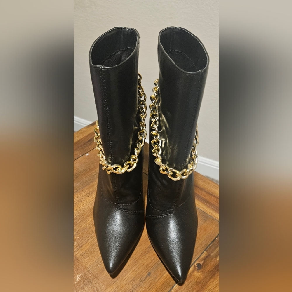Cape Robin Black Chain-Embellished Women's Boots